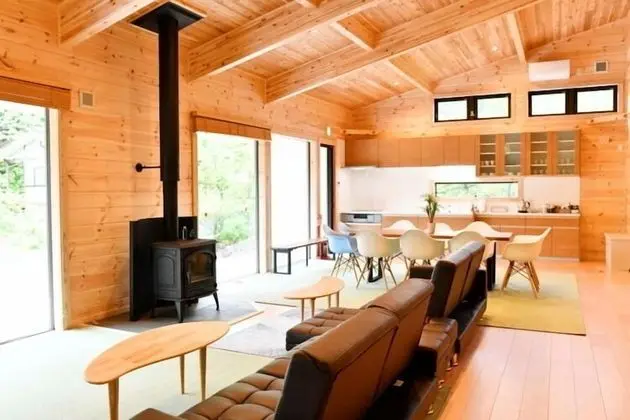Ev (Private Vacation)
