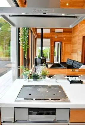Ev (Private Vacation)