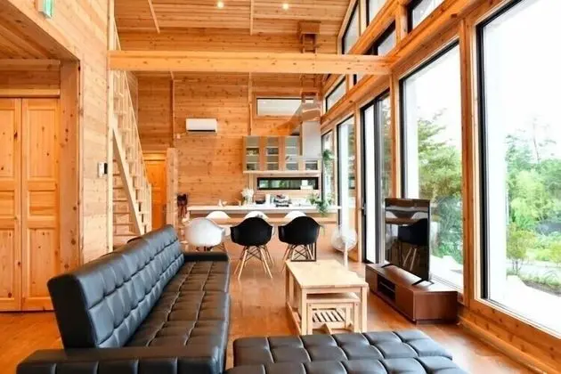 Ev (Private Vacation)