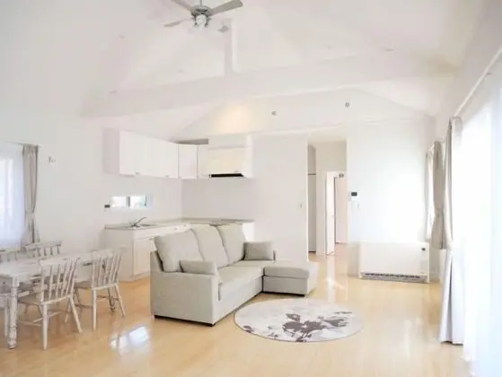Ev (Private Vacation)