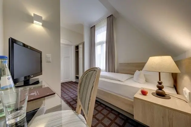 Tek Kişilik Oda, 1 Tek Kişilik Yatak