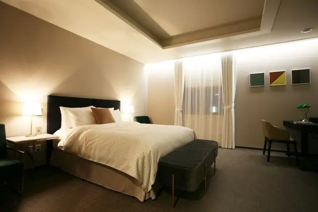 Deluxe Tek Büyük Yataklı Oda