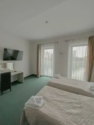 Tek Büyük veya İki Ayrı Yataklı Oda, Nehir Manzaralı