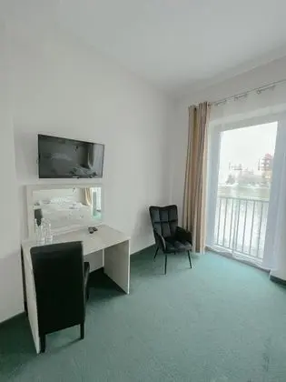 Tek Büyük veya İki Ayrı Yataklı Oda, Nehir Manzaralı
