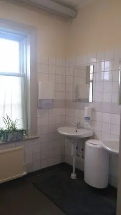 Tek Büyük Yataklı Oda, Ortak Banyo (Wallmans)