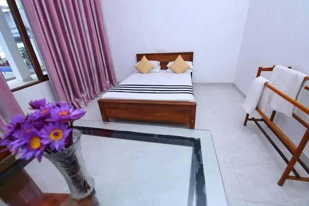 Standard Tek Büyük Yataklı Oda, Havuz Manzaralı