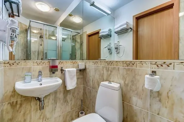 Comfort Tek Büyük veya İki Ayrı Yataklı Oda