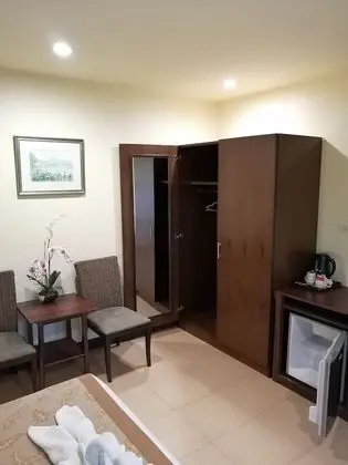 Basic Tek Büyük veya İki Ayrı Yataklı Oda
