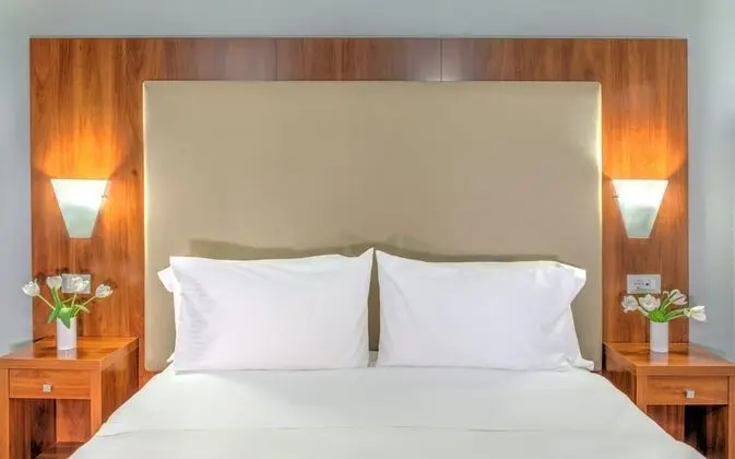 Executive Oda, Teras