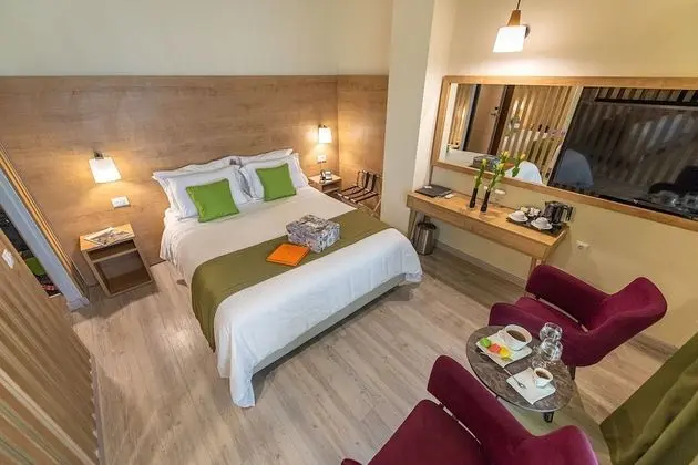 Executive Oda, Teras