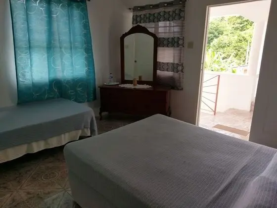 Dört Kişilik Oda, 2 Çift Kişilik Yatak, Bahçe Manzaralı