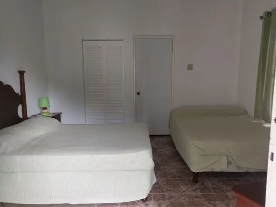 Dört Kişilik Oda, 2 Çift Kişilik Yatak, Bahçe Manzaralı