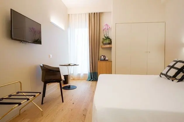 Standard Tek Büyük Yataklı Oda