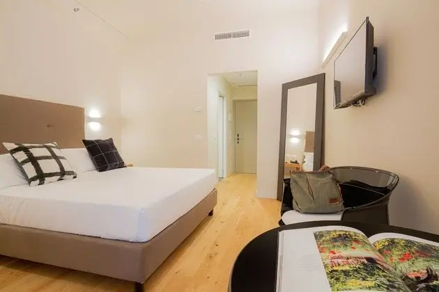 Standard Tek Büyük Yataklı Oda