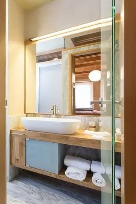 Deluxe Tek Büyük Yataklı Oda, 1 Büyük (Queen) Boy Yatak, Sigara İçilmez, Şehir Manzaralı