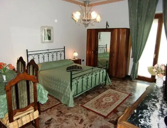 Dört Kişilik Oda, Balkon, Bahçe Manzaralı