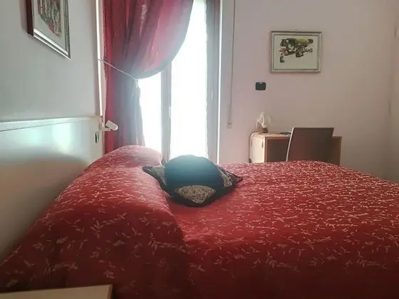 Tek Büyük Yataklı Oda, Balkon, Bahçe Manzaralı