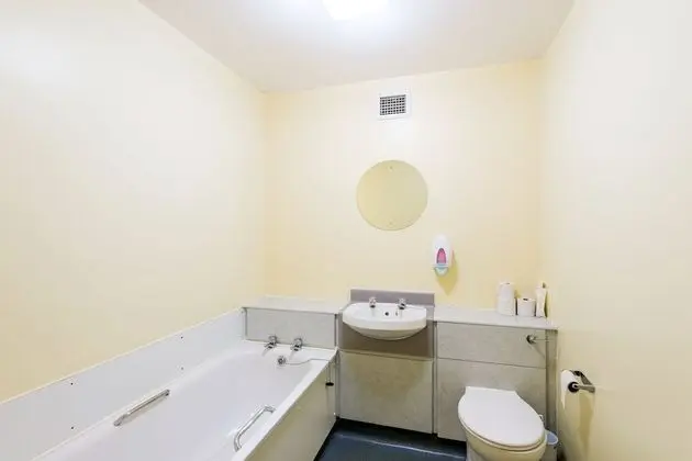 Tek Kişilik Oda, Ortak Banyo