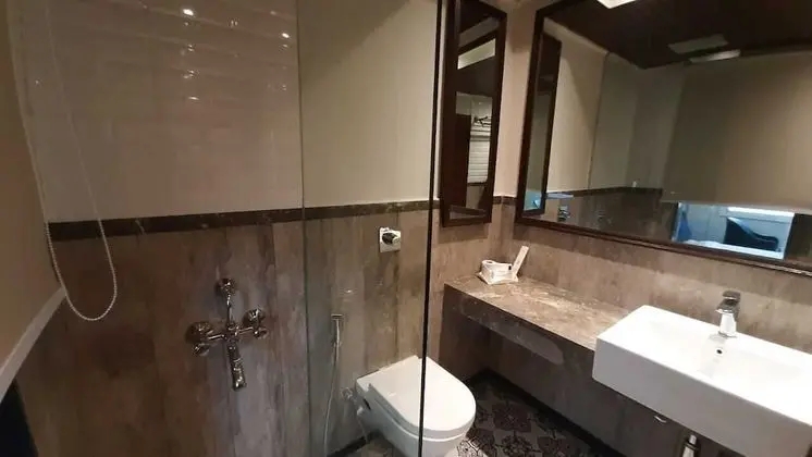 Kulübe, Nehir Manzaralı