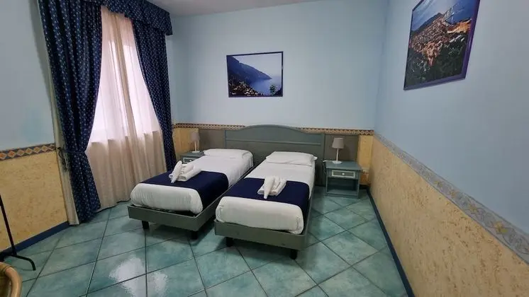 Standard Dört Kişilik Oda