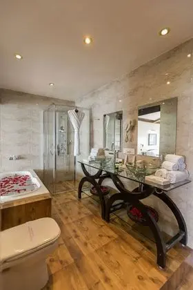 Superior Villa, 1 Yatak Odası, Özel Banyo, Havuz Manzaralı