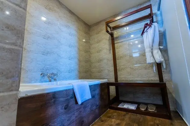 Superior Villa, 1 Yatak Odası, Özel Banyo, Havuz Manzaralı
