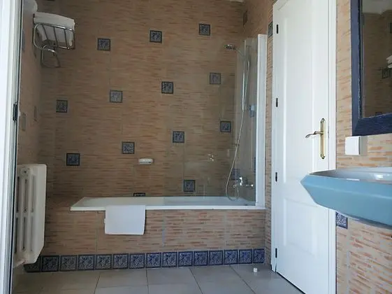 Tek Büyük Yataklı Oda, 1 En Büyük (King) Boy Yatak, Balkon, Şehir Manzaralı