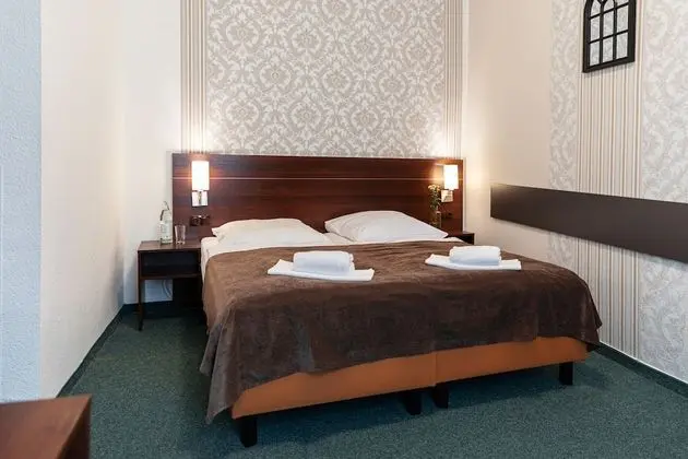 Basic Tek Büyük Yataklı Oda