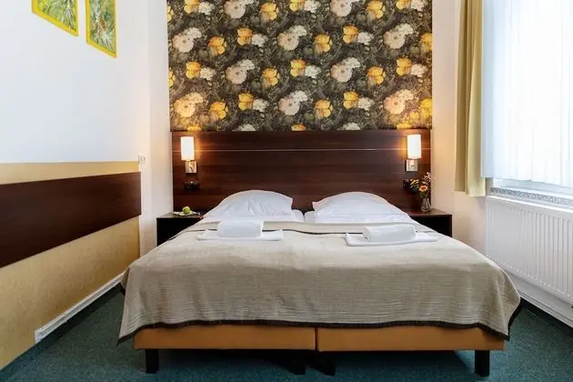 Basic Tek Büyük Yataklı Oda