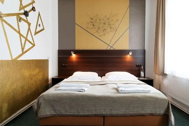 Basic Tek Büyük Yataklı Oda