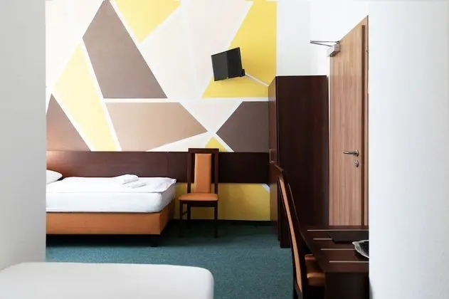 Basic Tek Büyük Yataklı Oda