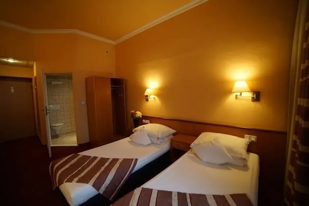 Comfort Tek Büyük Yataklı Oda