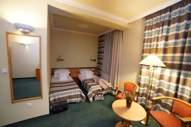 Grand Tek Büyük Yataklı Oda