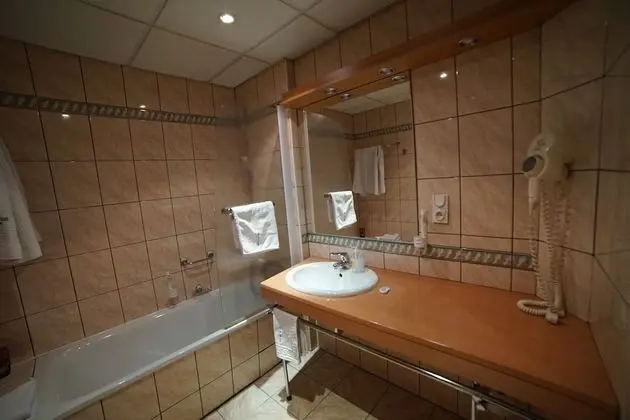 Grand Tek Büyük Yataklı Oda