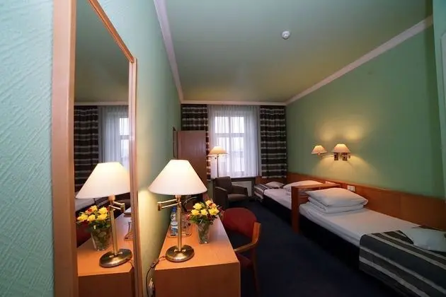 Standard Tek Büyük Yataklı Oda