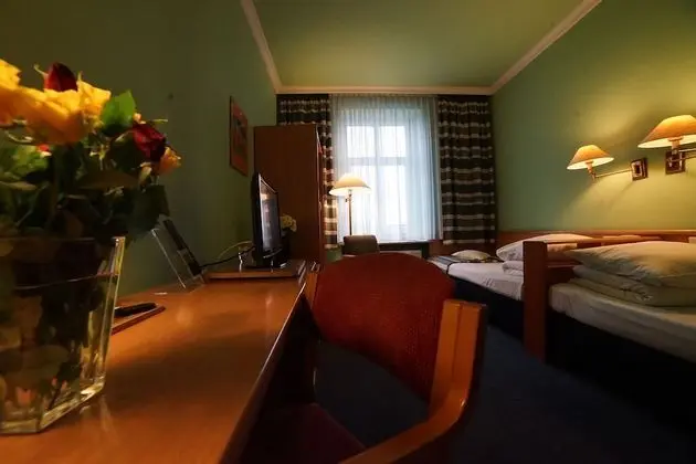 Standard Tek Büyük Yataklı Oda