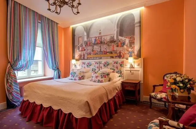 Tek Büyük Yataklı Oda