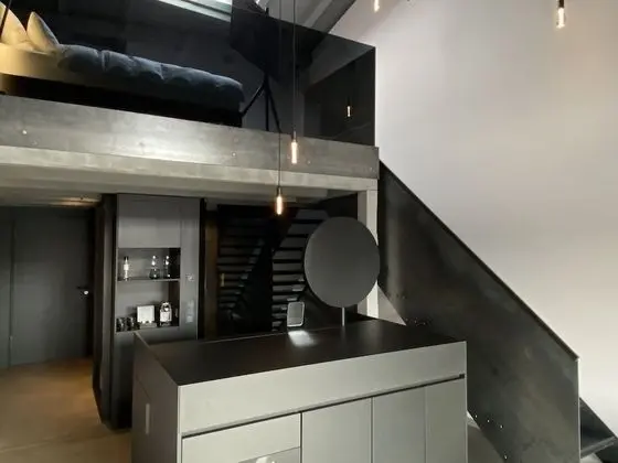 Business Çatı Katı (Loft)