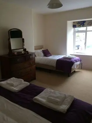 Üç Kişilik Oda (The Taw)