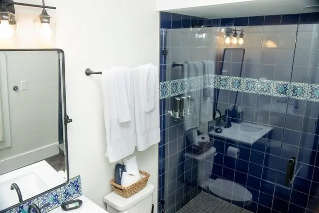 Luxury Stüdyo, 1 En Büyük (King) Boy Yatak, Sigara İçilmez, Küçük Mutfak (Unit 2)