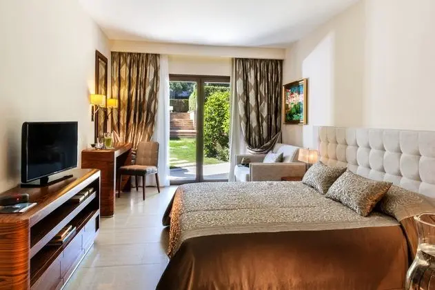 1 Çift Kişilik Veya 2 Tek Kişilik Yatak Garden View