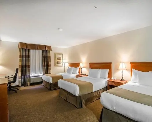 Oda, Birden Çok Yatak, Sigara İçilmez (3 double beds)