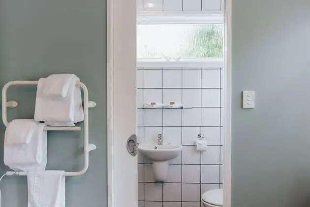 Standard Oda, Sigara İçilmez (Avon Room)