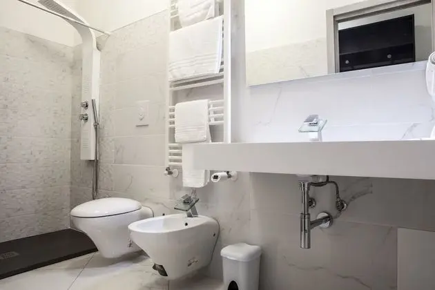 Design Büyük Yataklı Tek Kişilik Oda, 1 Büyük (Queen) Boy Yatak, Banyolu/Duşlu, Köşe