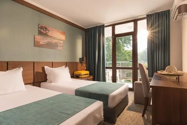 Tek Büyük veya İki Ayrı Yataklı Oda, Balkon