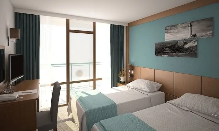 Tek Büyük veya İki Ayrı Yataklı Oda, Balkon