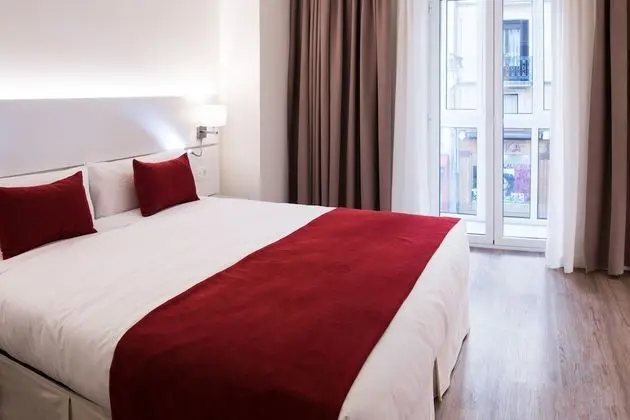 Standard Tek Büyük veya İki Ayrı Yataklı Oda, Balkon