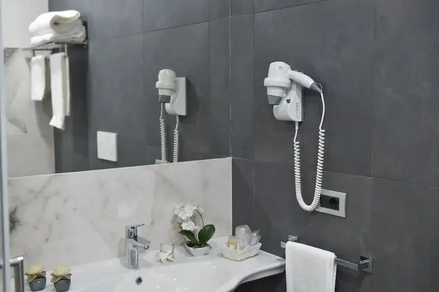 Tek Büyük veya İki Ayrı Yataklı Oda, Balkon