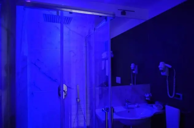 Tek Büyük veya İki Ayrı Yataklı Oda, Balkon