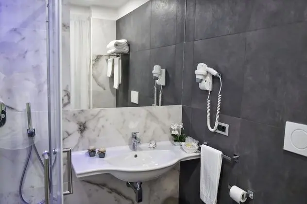 Tek Büyük veya İki Ayrı Yataklı Oda, Balkon